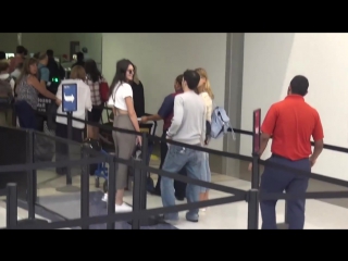 hd: kendall and hailey fly to mexico (august 12, 2015)