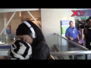 kylie at lax (august 29, 2014)